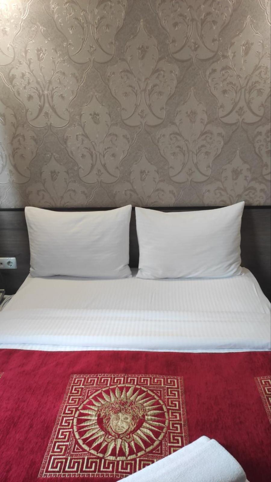 Hotel шляпа 3*
